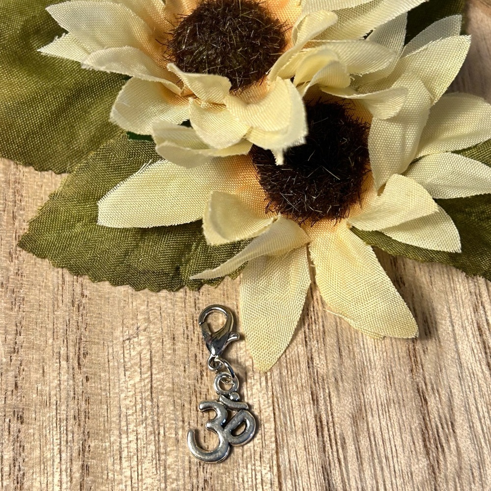Om Charm